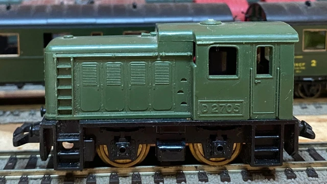 JOUEF HO LOCOMOTIVE Diesel Locotracteur Vert D2705 838 EUR 28 99 JOUEF HO LOCOMOTIVE Diesel Locotracteur Vert D2705 838 EUR 28 99
