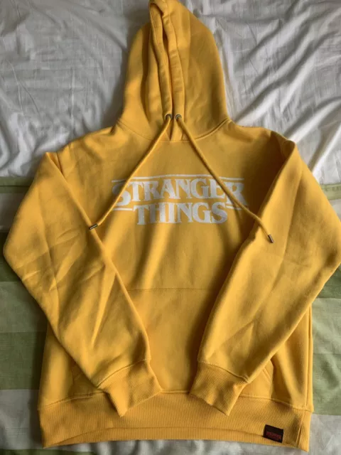 Stranger things hoodie pull and bear 2025