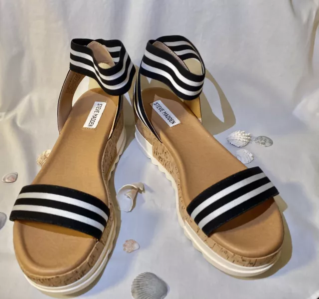 STEVE MADDEN Elba White/Black Platform Sandals size 9.5