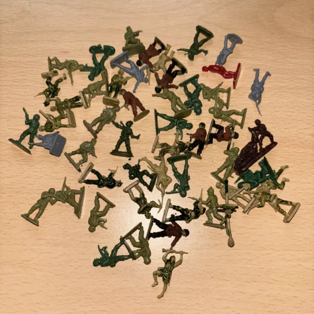 Bundle Plastic Toy Soldiers Army Men Green Grey