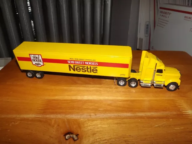 Ertl Nestle Toll House Semi-Sweet Morsels Tractor Trailer Excellent Cond No Box