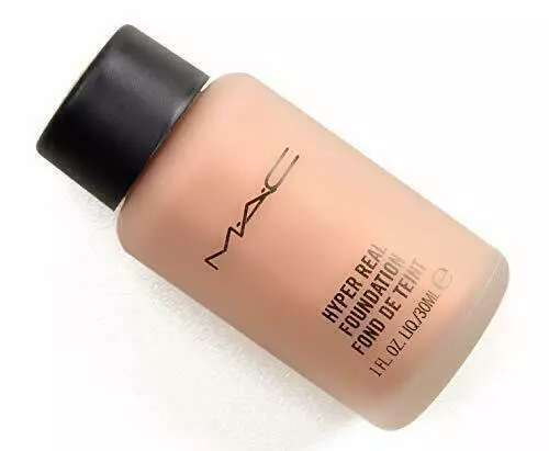 MAC Hyper Real Foundation NC 15 Un fond de teint qui offre une couleur ultra-f