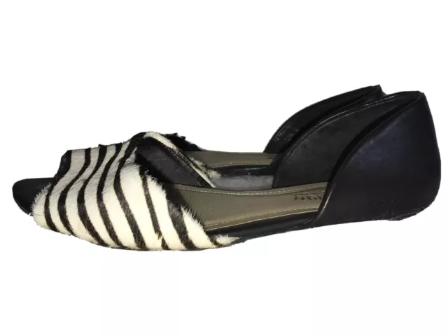 Kenneth Cole Reaction Women’s Tina Tot Flat Sandal Zebra Hair On Hide SZ 6M 2