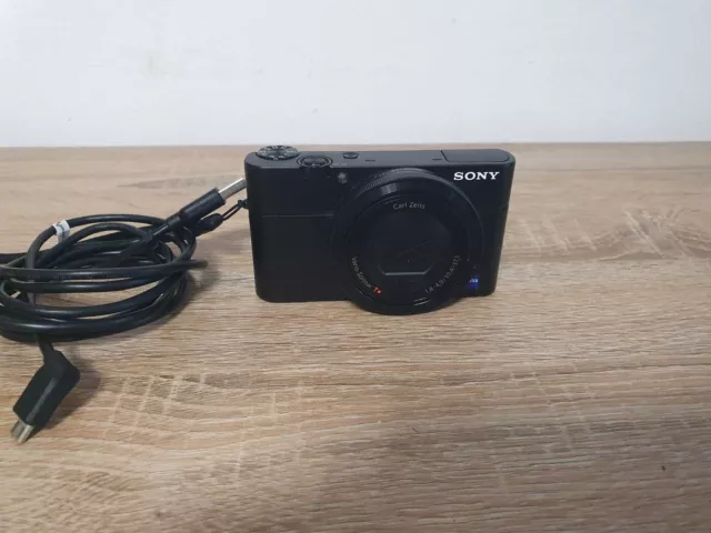 Sony Cyber-shot DSC-RX100 20,2 MP Digitalkamera - Schwarz