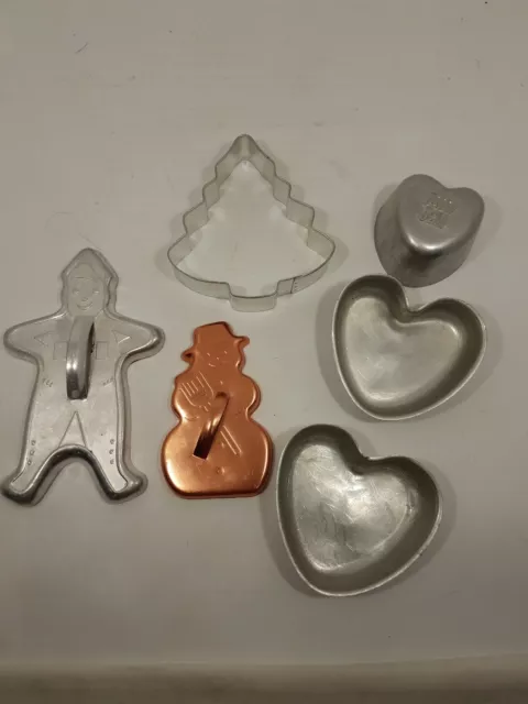 Cookie Cutters VTG/Primitive Kitchen Decor Aluminum Hearts & Christmas Lot of 6