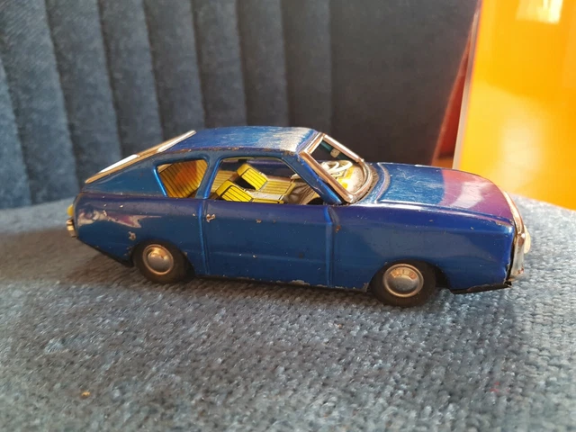 Jouet Ancien à Friction – Ford Capri Ambulance – Voiture Vintage