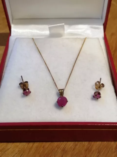 9ct Gold Ladies Ruby Pendant Necklace and Earring Set