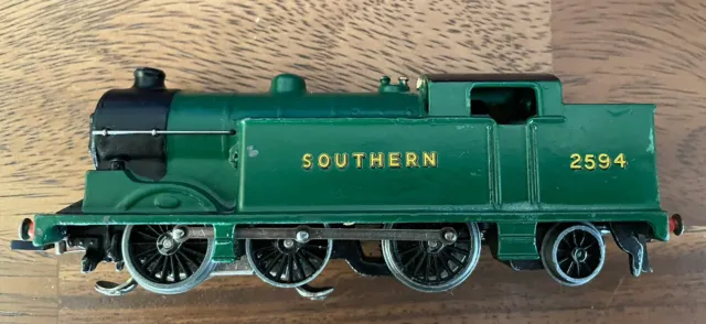 Hornby Dublo EDL7 3 Rail 0-6-2 Tank Loco In Southern Green.Op No 2594 VGC