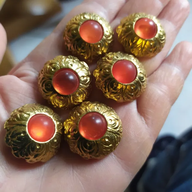 6 boutons anciens metal doré bronze ou laiton et résine 23mm  antique buttons