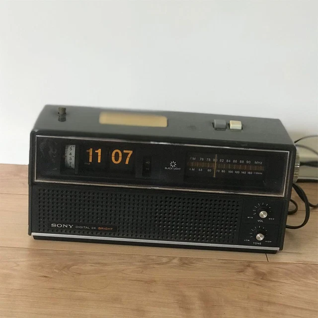 VINTAGE SONY FLIP Clock Radio TFMC400 60Hz Mid century Spase age Made