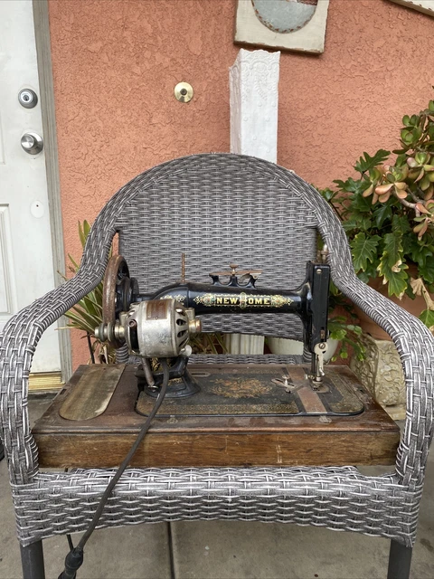 Antique NEW HOME - 1917- Light Running Sewing Machine w/ Foot Pedal