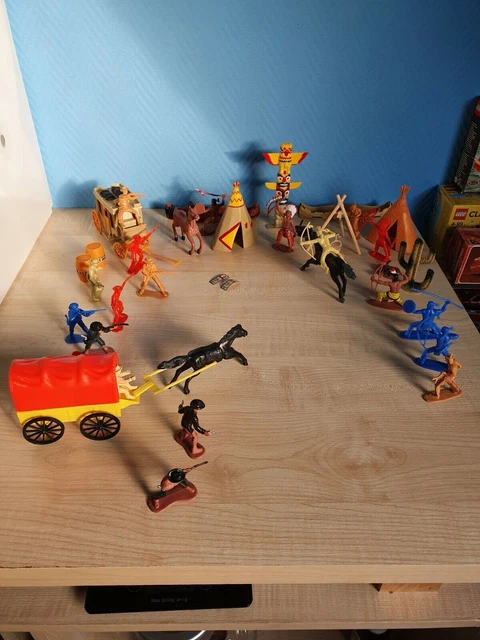 Enorme pacchetto di figure in plastica di pezzi di ricambio per la guerra...