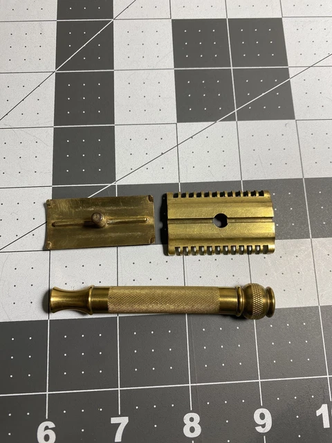 Vintage 1930's Gillette DE Safety Razor  Clean! 2