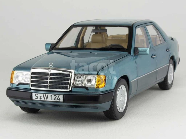 MERCEDES W123 1:18 Grün Revell EUR 38,51 - DE