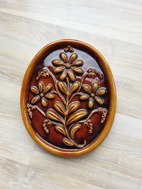 Ofenkachel DDR Keramik Kachel Meißen mit Firmenlogo -  Blumenmotiv , glasiert