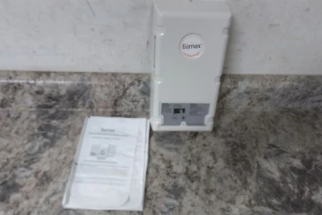Eemax SPEX8208T 208VAC 8300W 3 Max GPM Electric Tankless Water Heater (C)