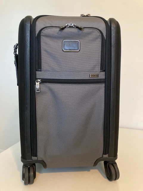 Tumi International Expandable 4-Wheeled Carry-On – Alpha 3 – Castle Gray 124793 2