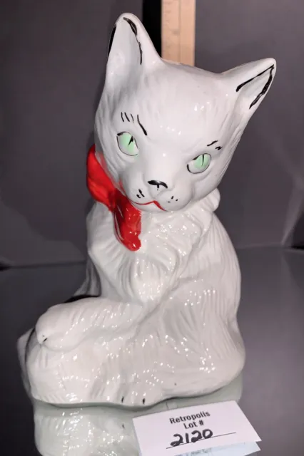 Vtg White Green-Eyed Porcelain Ceramic Cat Red Ribbon Playing with Yarn Ball