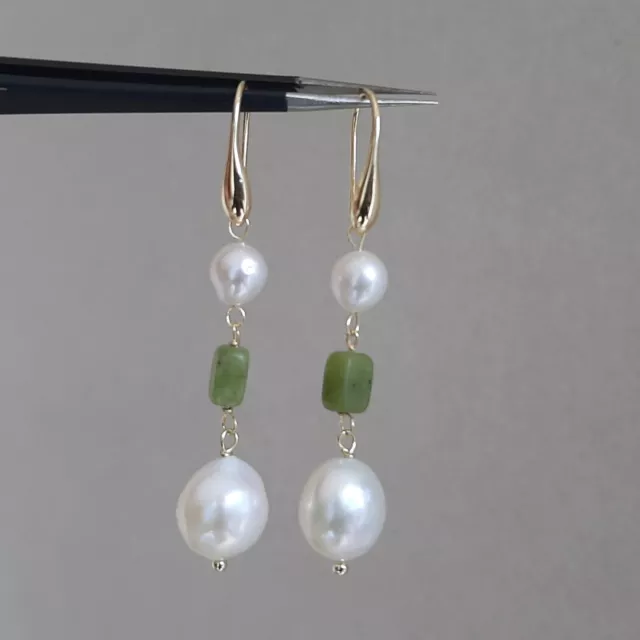 boucles d'oreilles dormeuses perles de culture blanches jade plaqué or jaune