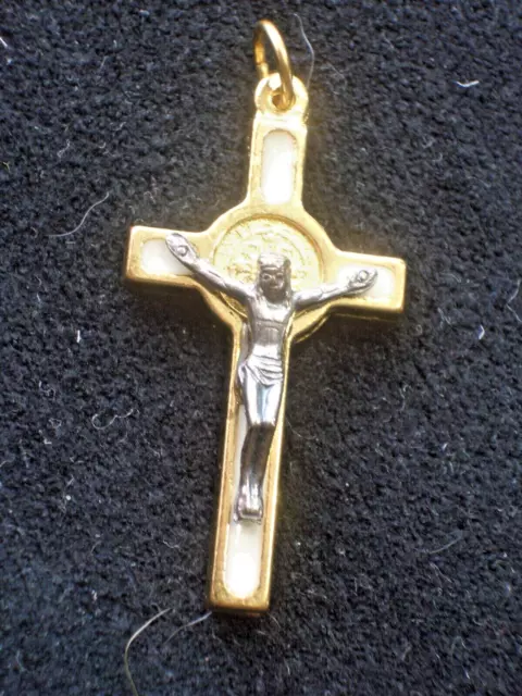 Kreuz Kruzifix Anhänger Halskreuz Umhängekreuz goldfarben Jesus silberfarben Ema