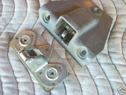 GELUOXI Uppe Engine Oil Pan Eplacement Fo Mecedes C 230