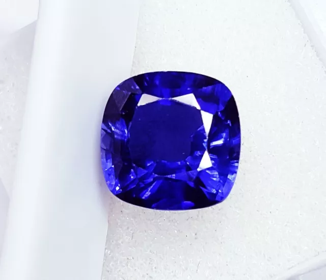 Sfuso Gemma 8.30 Cuscino CT Forma Naturale Blu Tanzanite Eccellente Certificato