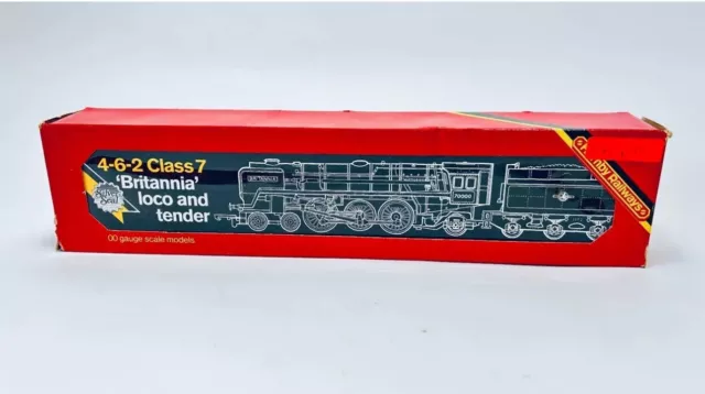 Hornby R063 OO Spur 4-6-2 Klasse 7 BR grün ""Britannia"" 70000 Dampflok