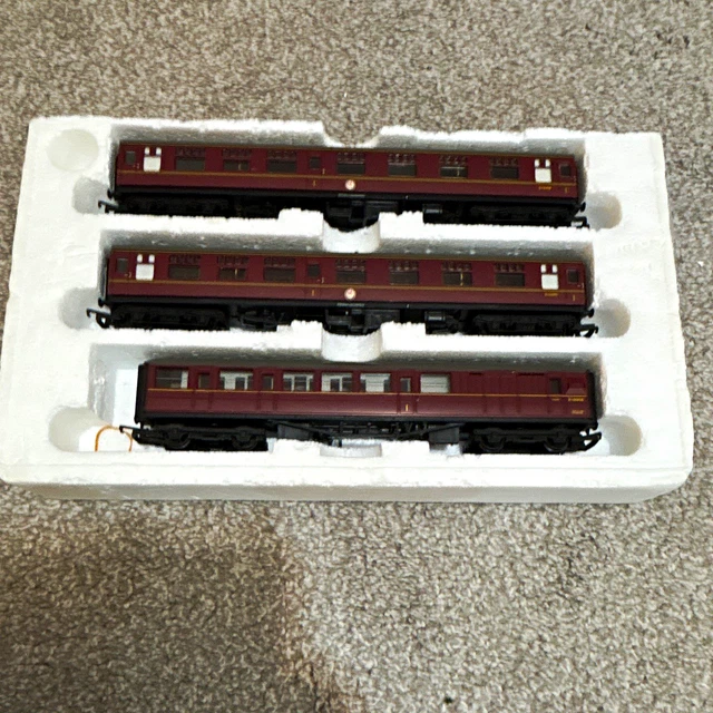 Express Coaching OO BRITISH RAIL East Coast Express Maroon Coach Set of 3 E15399 E15398 ...
