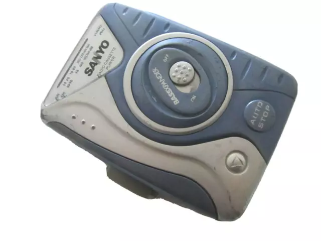 Sanyo VIP-35 Walkman Stereo  Personal Cassette PLayer