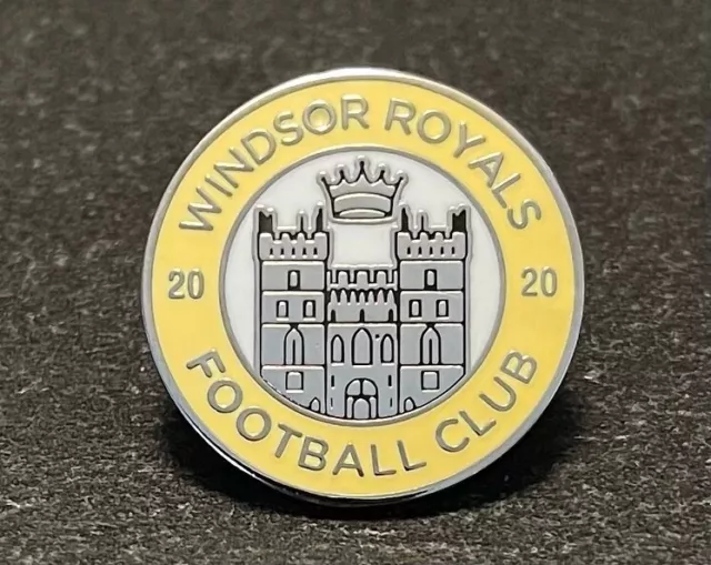 Windsor Royals FC Non-League football pin badge