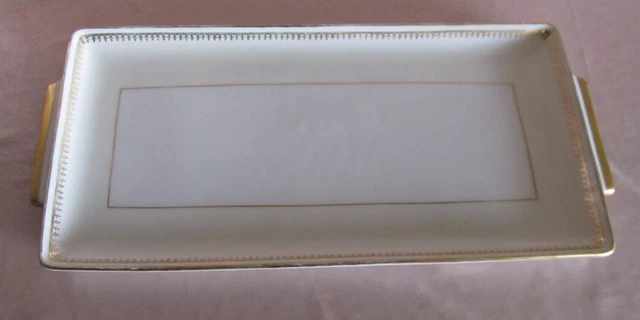Plat de service à cake en porcelaine Limoges blanc crème et or