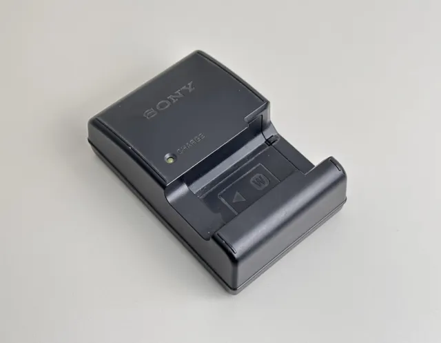 Cargador original Sony BC-VW1 para batería NP-FW50