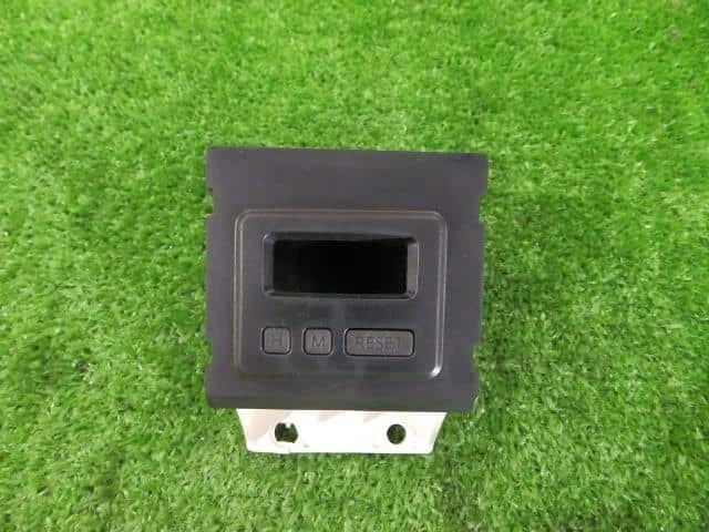 NISSAN Laurel 2000 GF-GC35 Watch 258215L300 [Used] [PA113057763]