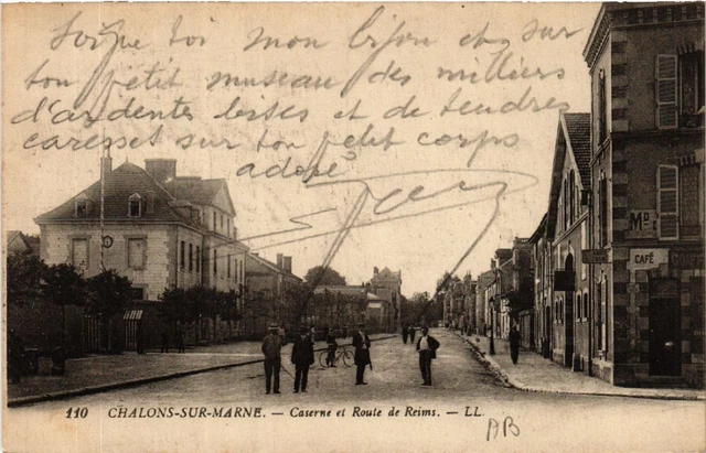 CPA AK CHALONS-sur-MARNE barracks and road of REIMS (491047)