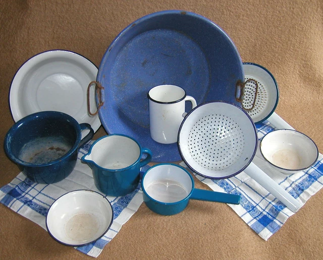 Vintage Töpfe Schüssel Emaille shabby Deko alte Küche Pflanzgefäß weiss blau