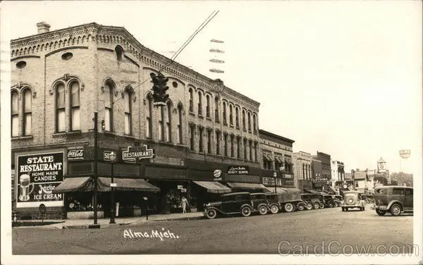 1947 RPPC Alma,MI Street Scene Gratiot County Michigan Real Photo Post Card
