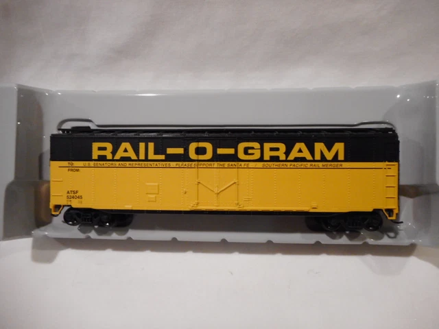 Athearn HO Scale ATSF (Rail-O-Gram) 50' Plug Door Box Car - ATSF524045