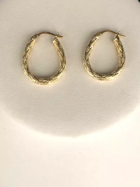 14k Yellow Gold Small Diamond Cut Oval Hoop Earrings 1.5 grams