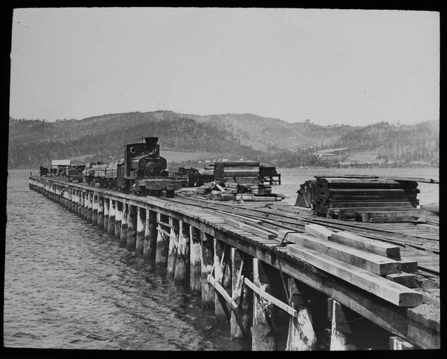 TIMBER ON WHARF AT GEEVESTON TASMANIA AUSTRALIA C1913 Magic Lantern Slide PHOTO