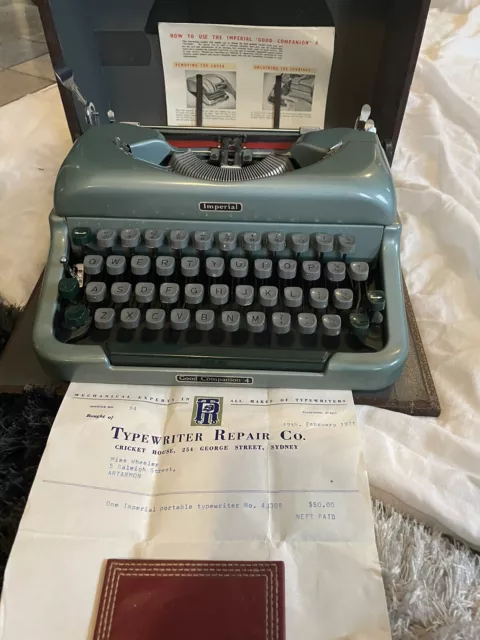 Imperial “Good Companion 4 Vintage Typewriter In Case