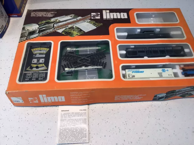 Rare Vintage Lima Train Set With Level Crossing & Cars. Ref 2005 In Original Box