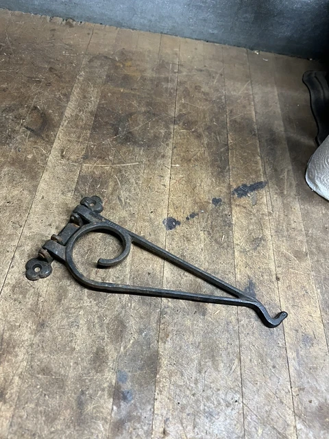 Old Vintage Cast Iron Metal Bracket Wall Hook Hanger Parts Ornate Fancy Taiwan