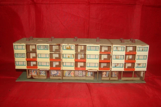 JOUEF ECHELLE HO Maquette Immeuble modulaire façade (toit tuiles