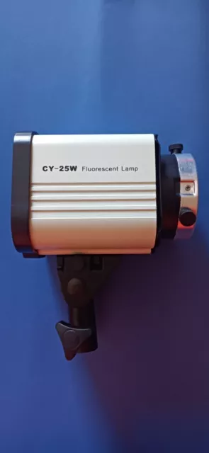 Illuminatore studio foto luce continua  Dynasun CY-25 con parabola e cavo