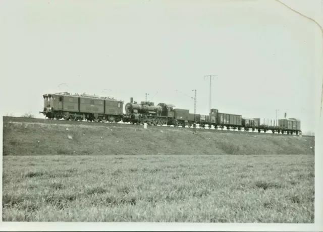 "Altes Foto"- E-Lok E 7710 & Dampflokomotive BR 573297 bei Riesa 1989