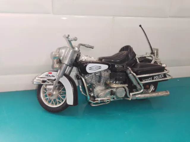 Moto miniature polistil 1/15 MS 101 harley davidson electra glade state police