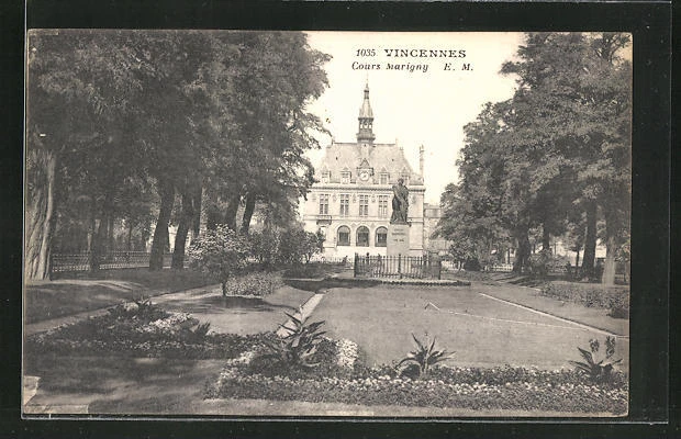 CPA Vincennes / Cours Marigny, vue de la rue avec vue du bâtiment