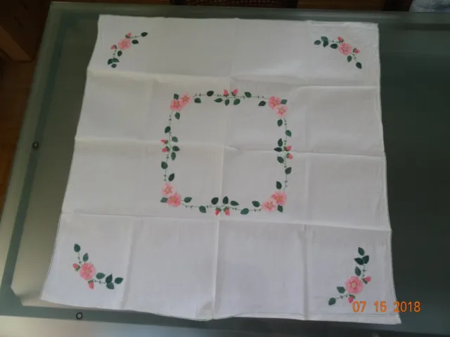 Tischdecke Mitteldecke Sommerdecke ca.80x80 cm weiß mit Blumenmotiv Handarbeit