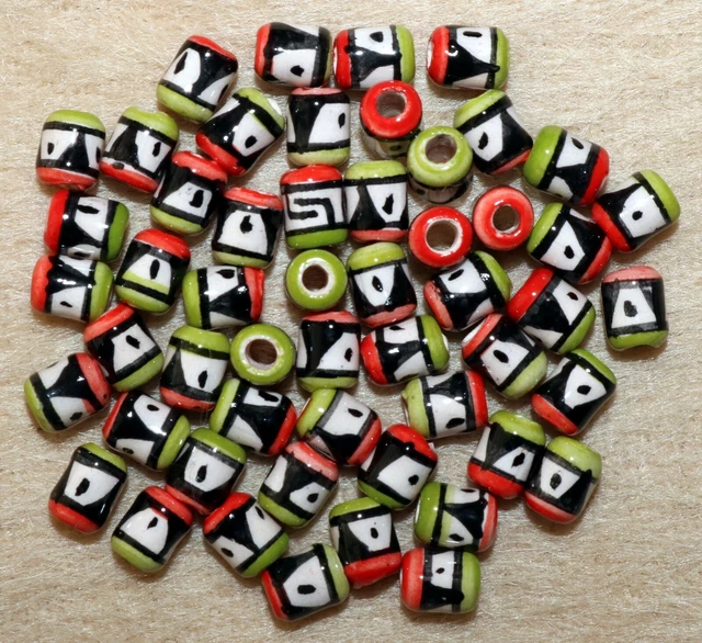 25 handbemalte Peru Keramik Perlen, 6mm Walze Zylinder rot grün Perle Basteln
