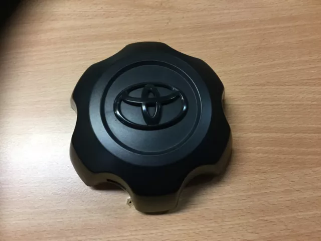 GENUINE TOYOTA HILUX SR 4x4 2016 Centre cap for STEEL WHEELS- near New x 1